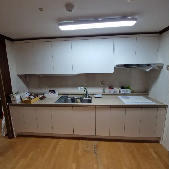 안산 단원구 주방 싱크대 상부장·하부장 문짝 교체 시공 후