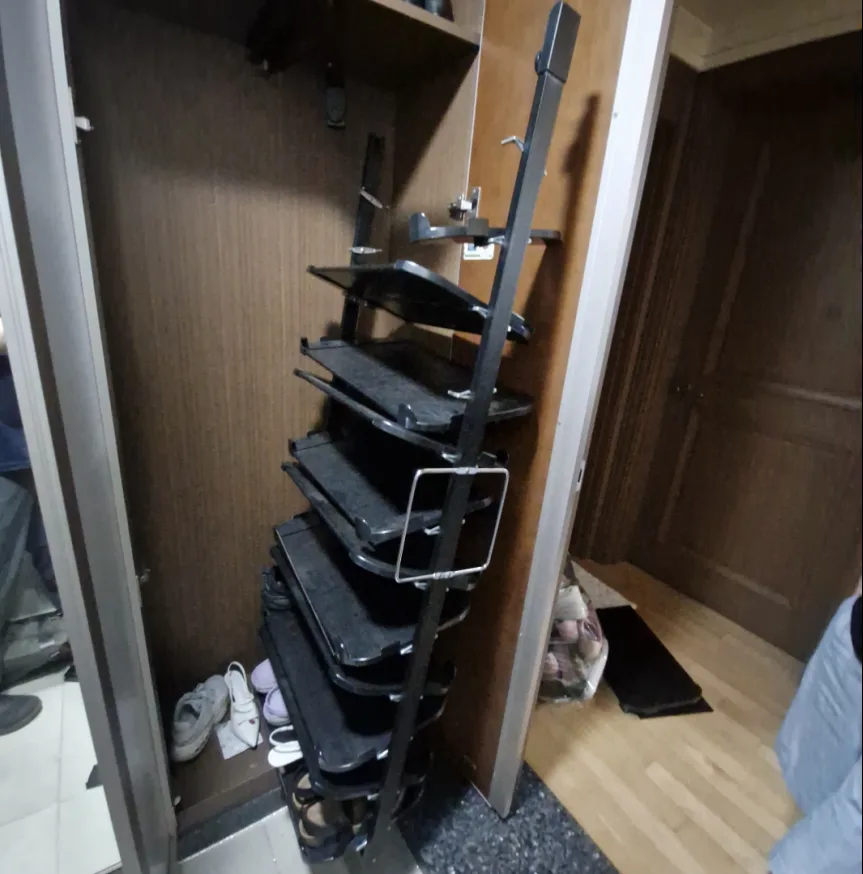용인 수지구 회전신발장 철거 후 목재 선반 설치 시공 전